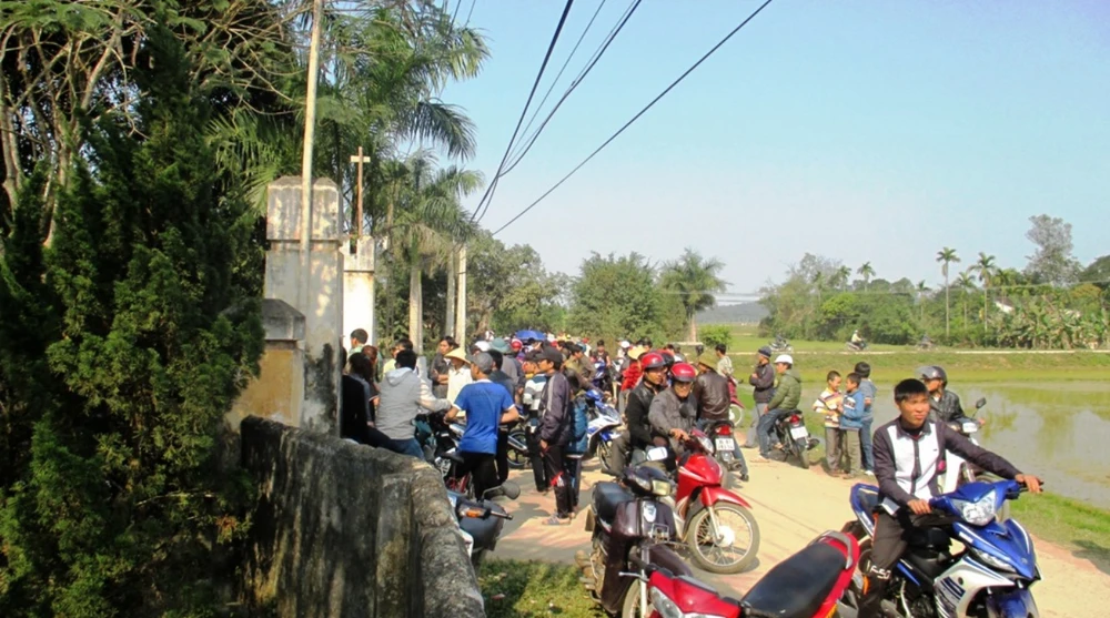 Huy động cảnh sát bảo vệ hai kẻ chộm chó ảnh 1